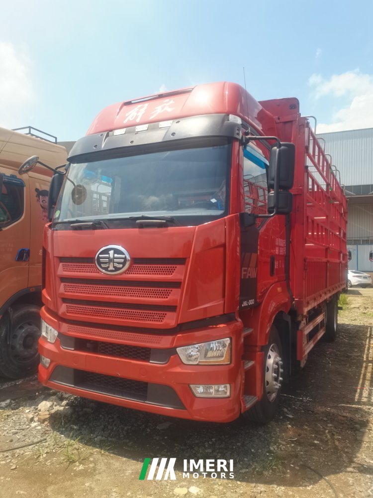 2024 FAW Jiefang J6L 300 hp 4X2 6.75 m
