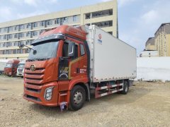 FAW Jiefang J6G 360 hp 4X2 6.8 m - фото 1