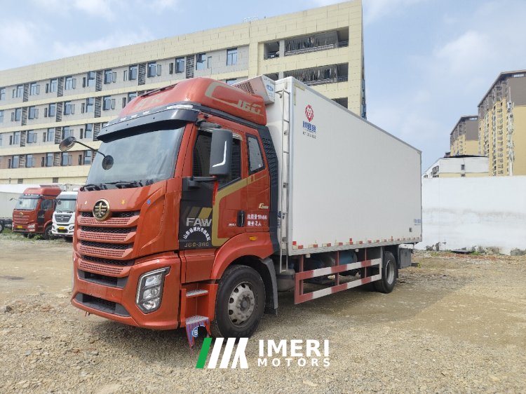 2025 FAW Jiefang J6G 360 hp 4X2 6.8 m