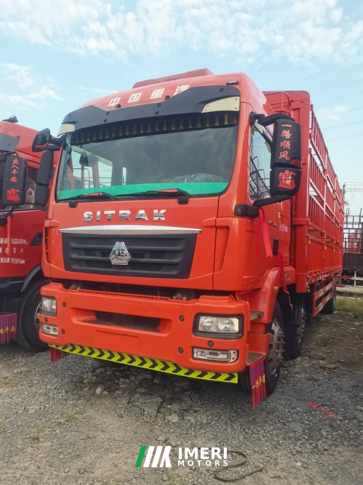 2021 Sinotruk Sitrak G5 320 hp 6X2 9.52 m