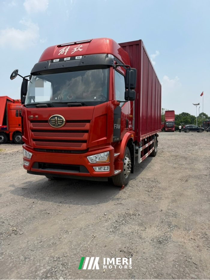 2022 FAW Jiefang J6L 260 hp 4X2 6.8 m