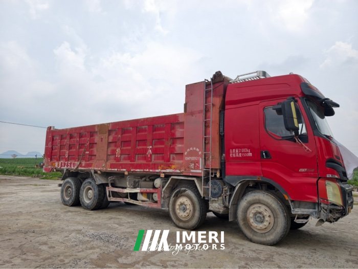 Dongfeng Liuzhou Chenglong H7 520 hp 8X4 8.6 m - грузовик из Китая