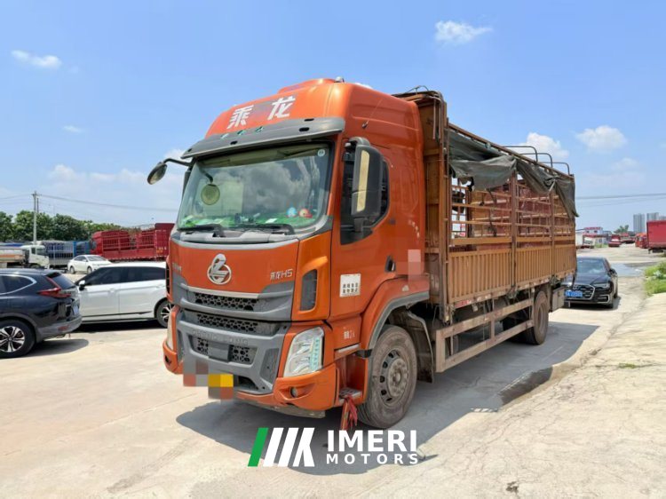 Dongfeng Liuzhou Chenglong H5 240 hp 4X2 6.8 m - грузовик из Китая