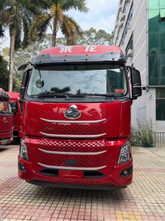 Dongfeng Liuzhou Chenglong H7pro 338 hp 4X2 - фото 4