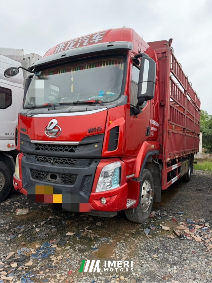 Dongfeng Liuzhou Chenglong H5 240 hp 4X2 6.8 m - грузовик из Китая