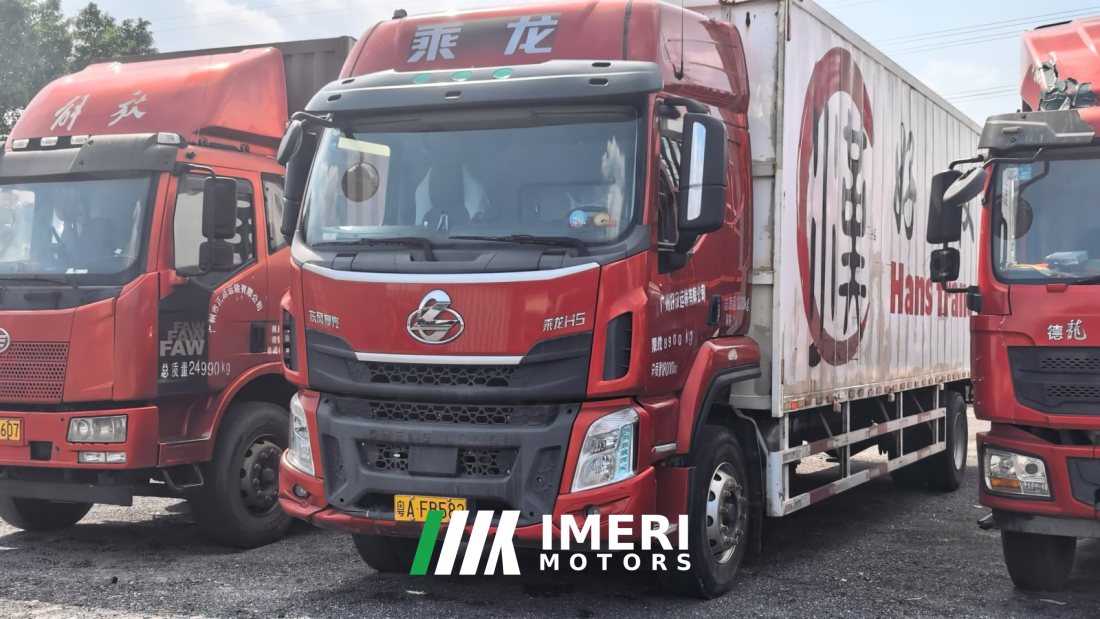 Dongfeng Liuzhou Chenglong H5 200 hp 4X2 6.8 m - грузовик из Китая