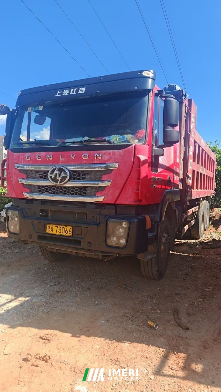 2018 SAIC Hongyan Genlyon 350 hp 6X4 6.4 m
