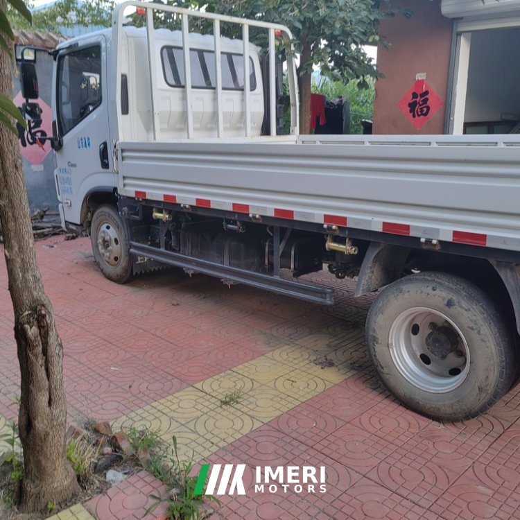 SAIC Yuejin X300 130 hp 4X2 4.15 m - грузовик из Китая