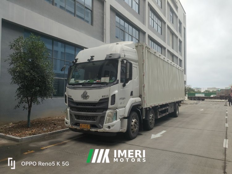 2019 Dongfeng Liuzhou Chenglong H5 240 hp 6X2 9.8 m