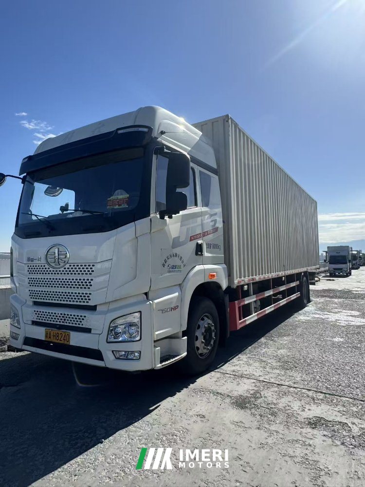 FAW Jiefang JH6 260 hp 6X2 9.4 m - грузовик из Китая