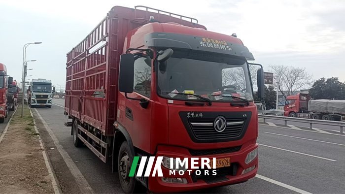 Dongfeng Tianjin KR 240 hp 4X2 6.8 m - грузовик из Китая