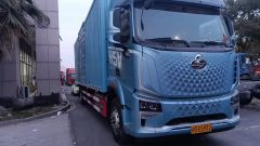 Dongfeng Liuzhou Chenglong H5V 300 hp 4X2 9.7 m - фото 1