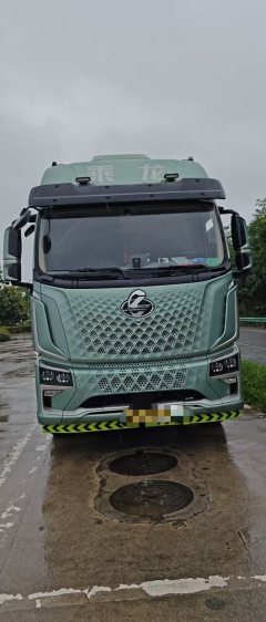 Dongfeng Liuzhou Chenglong H5V 500 hp 6X4 - фото 1