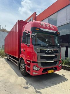 JAC Gallop Gelfa A5 220 hp 4X2 9.6 m - фото 2