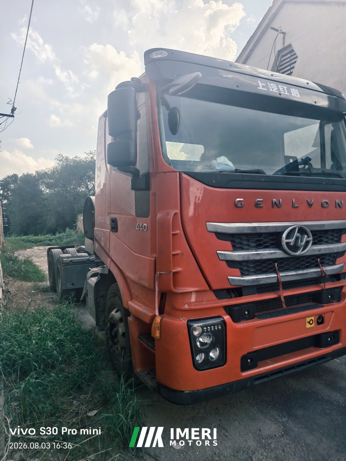 SAIC Hongyan Genlyon 440 hp 6X4 - грузовик из Китая
