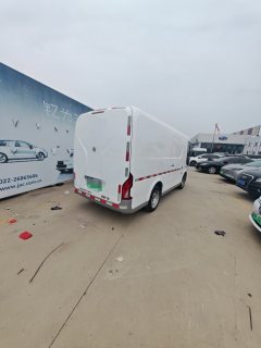 Guangtong 3.1T 2 4.99 m BEV van truck 41.86kWh electric truck - фото 4