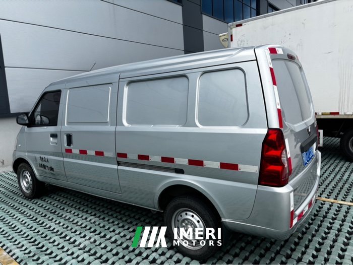 Wuling Rongguang New Cabin 99 hp 4X2 3 m - грузовик из Китая