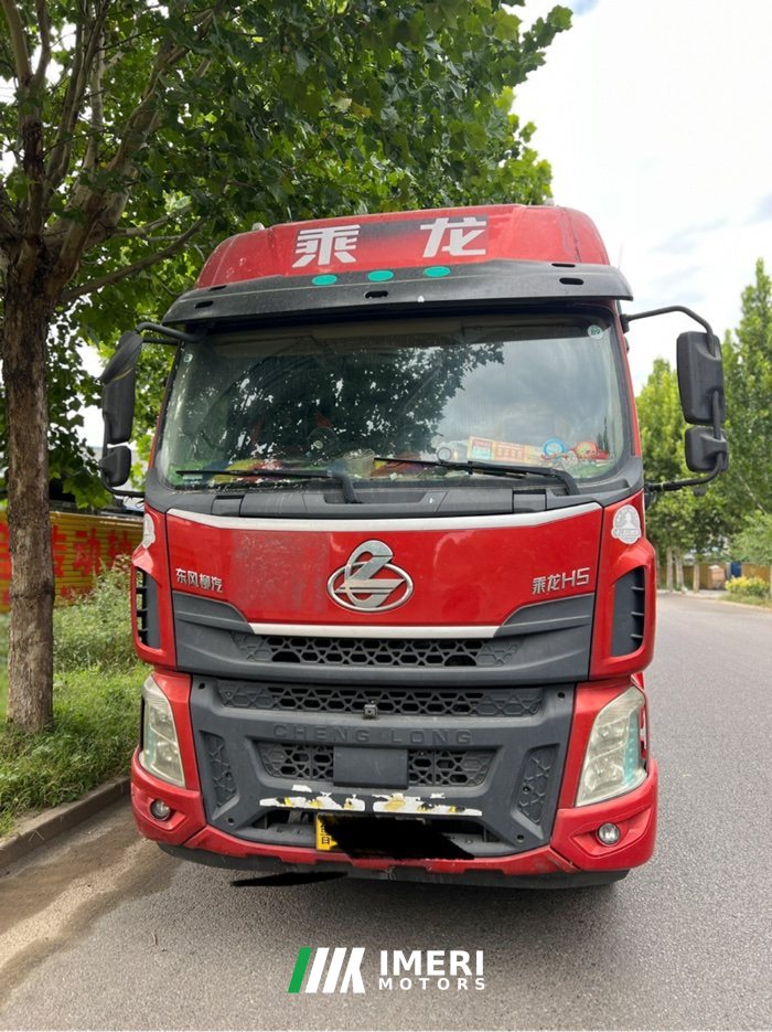 Dongfeng Liuzhou Chenglong H5 240 hp 4X2 6.8 m - грузовик из Китая