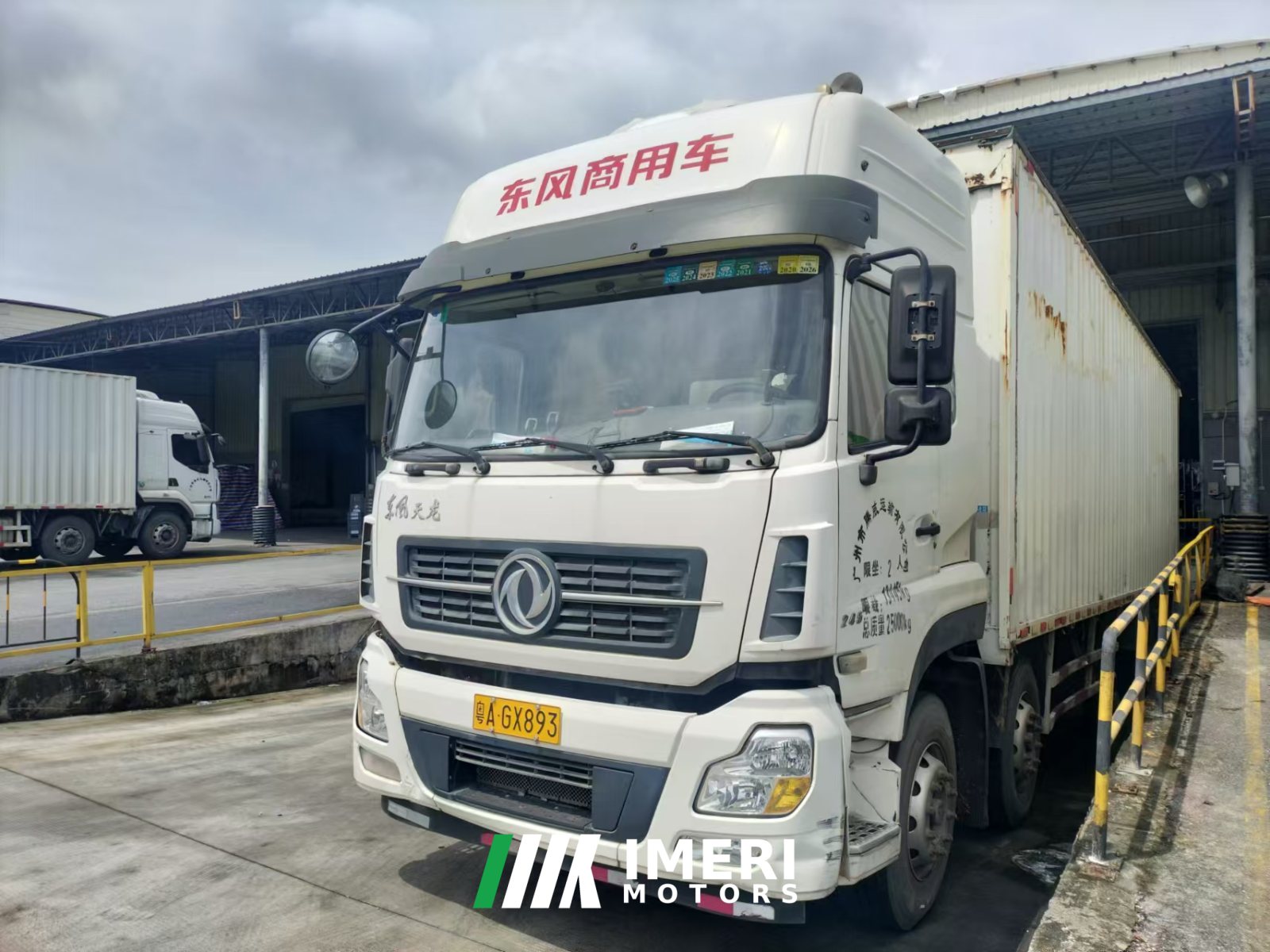 2018 Dongfeng Tianlong 245 hp 6X2 9.6 m