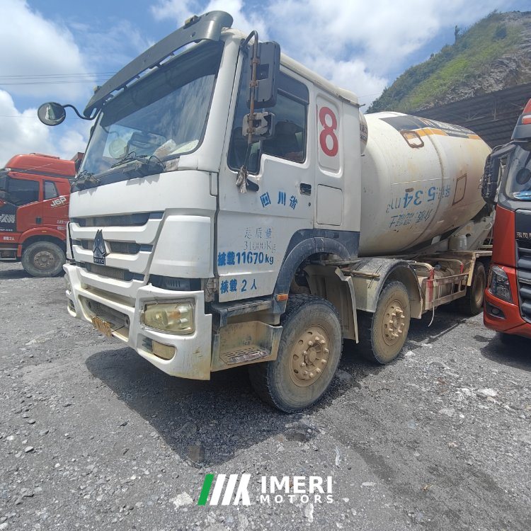 Sinotruk HOWO HOWO-7 380 hp 8X4 - грузовик из Китая