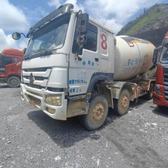 Sinotruk HOWO HOWO-7 380 hp 8X4 - фото 1