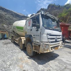 Sinotruk HOWO HOWO-7 380 hp 8X4 - фото 2