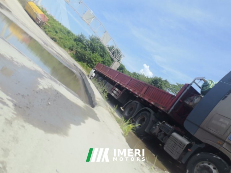 13.00 m x2558 m 3 stake body semi-trailer - грузовик из Китая