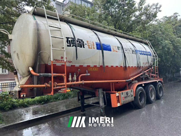 2021 8.72 m x2.55 m 3 tank semi-trailer