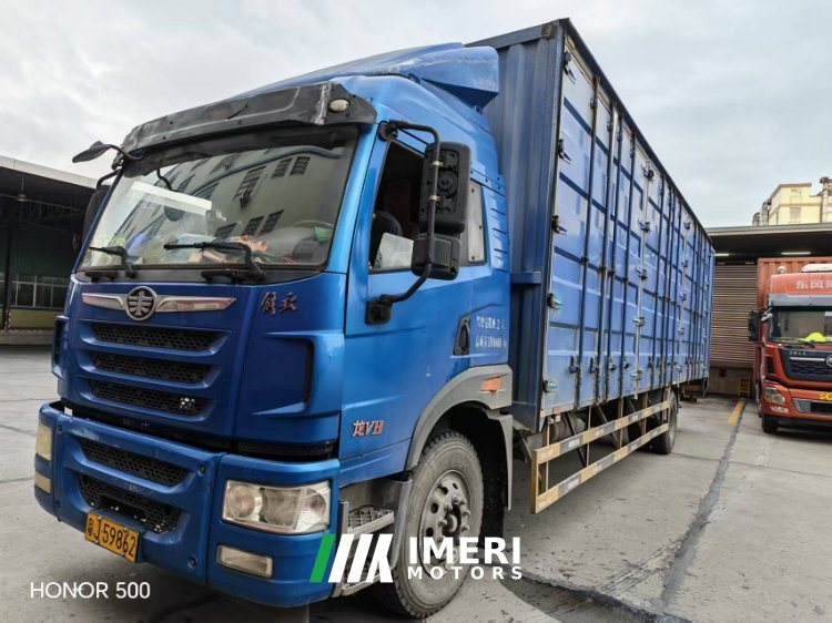 2018 FAW Jiefang VH 220 hp 4X2 9.65 m