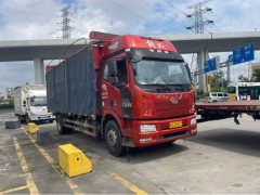 FAW Jiefang J6L 220 hp 4X2 6.75 m - фото 1