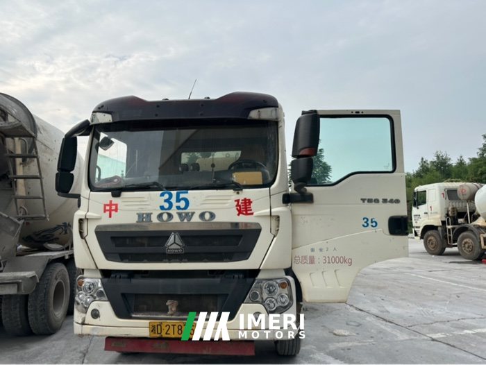 Sinotruk HOWO V7-X 8X4 - грузовик из Китая