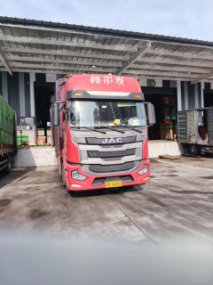 JAC Gallop Gelfa A5 240 hp 4X2 6.8 m - фото 1