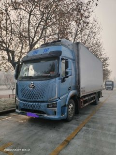 Dongfeng Liuzhou Chenglong H5V 270 hp 4X2 6.8 m - фото 1