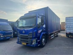 Dongfeng Liuzhou Chenglong M3 180 hp 4X2 7.65 m - фото 1