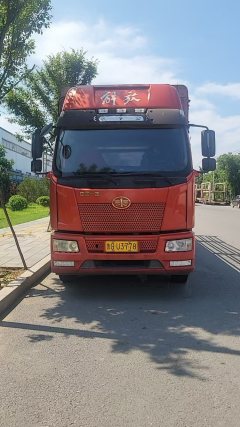 FAW Jiefang J6L 240 hp 4X2 6.2 m - фото 1