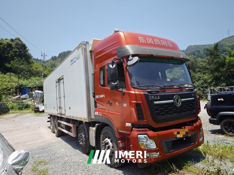 Dongfeng Tianlong VL 350 hp 8X4 9.6 m - грузовик из Китая