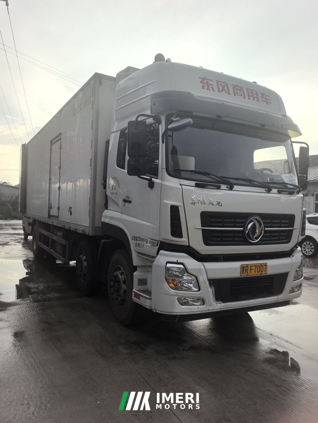 Dongfeng Tianlong 245 hp 4X4 8.6 m - грузовик из Китая