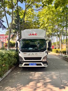 JAC J6 150 hp 4X2 4.2 m - фото 1