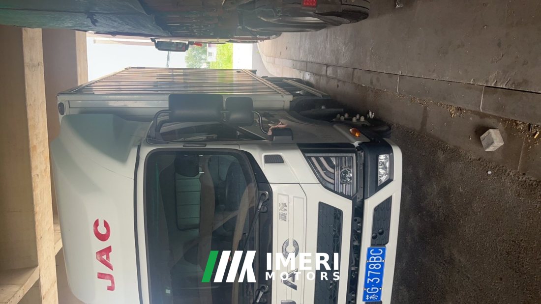 JAC J6 150 hp 4X2 3.82 m - грузовик из Китая