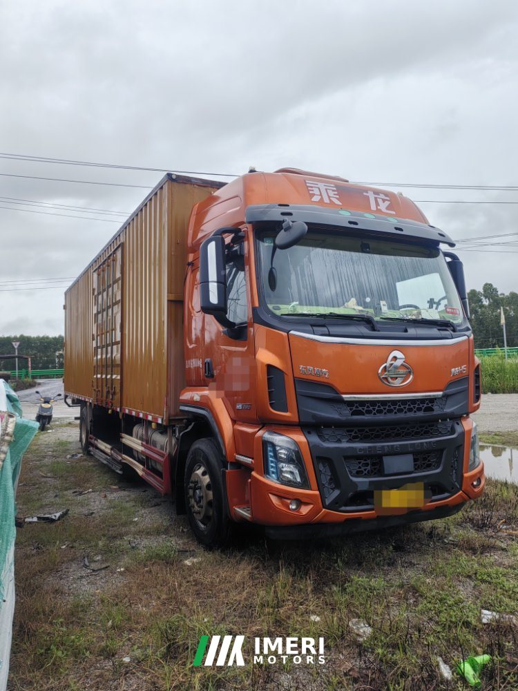 Dongfeng Liuzhou Chenglong H5 290 hp 4X2 9.7 m - грузовик из Китая