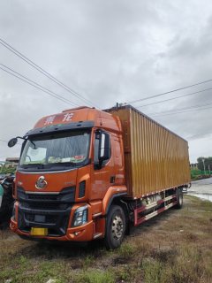 Dongfeng Liuzhou Chenglong H5 290 hp 4X2 9.7 m - фото 5