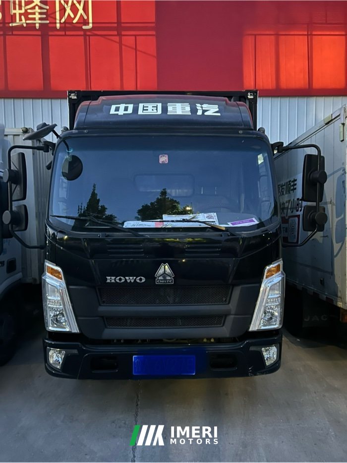 SINOTRUK HOWO Light Duty Truck Hanjiang 110 hp 4X2 2.3 m - грузовик из Китая