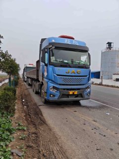 JAC Gallop Q7 560 hp 6X4 - фото 1