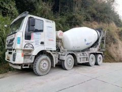 SAIC Hongyan Genlyon 350 hp 8X4 - фото 2