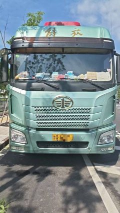 FAW Jiefang JH6 360 hp 4X2 9.6 m - фото 1