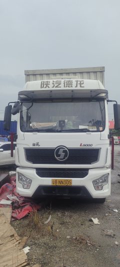Shacman Delong L5000 270 hp 4X2 9.8 m - фото 2