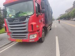 JAC Gallop Gelfa A5 220 hp 4X2 6.8 m - фото 4