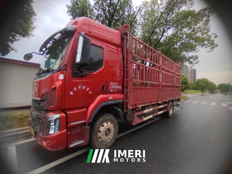 2021 Dongfeng Liuzhou Chenglong H5 245 hp 4X2 6.8 m