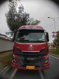 Dongfeng Liuzhou Chenglong H5 245 hp 4X2 6.8 m - фото 2