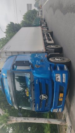 Foton Auman GTL 320 hp 6X2 9.6 m - фото 2